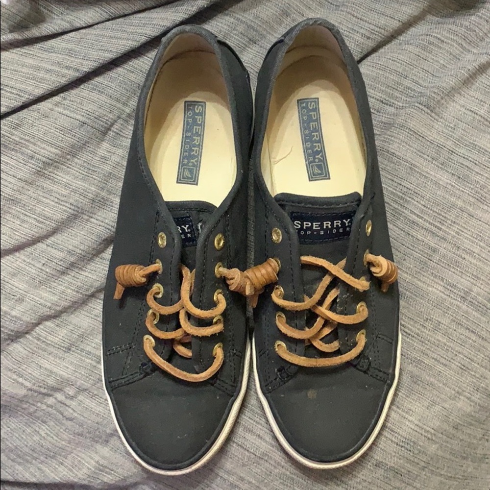 Sperry navy cavanas sneakers